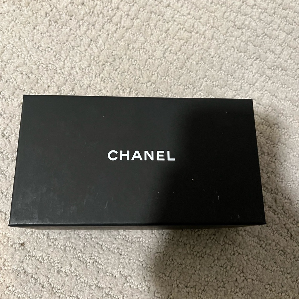 Chanel box